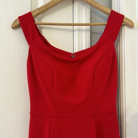 Jackie Kristopher Red Mermaid Gown – Size 1 | Elegant Formal Dress - Picture 4 of 10